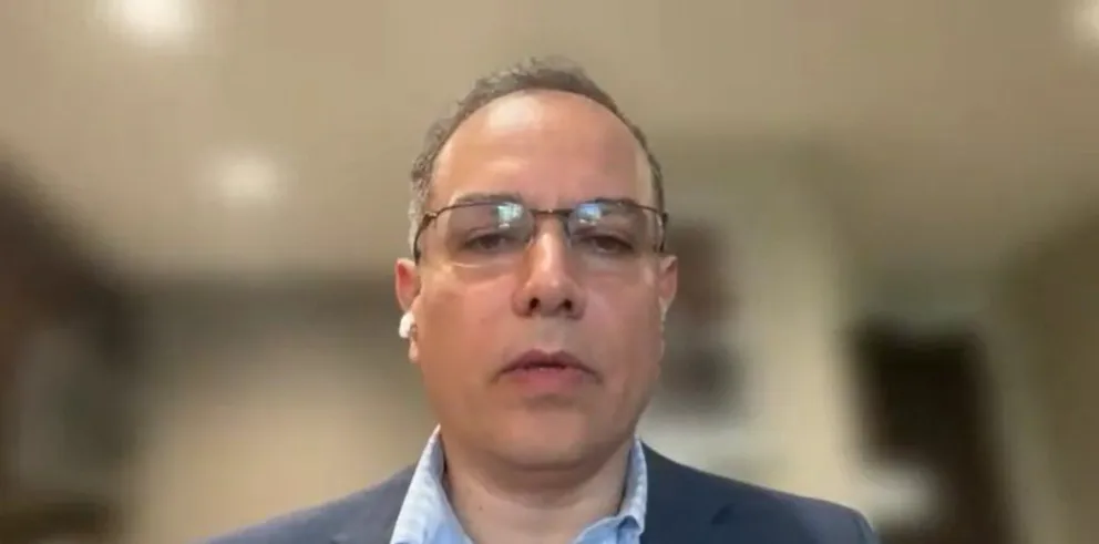 El expresidente de YPFB, Yussef Akly, confirma que se encuentra en los Estados Unidos y anuncia su retorno para responder a cualquier investigación. Foto: Asuntos Centrales
