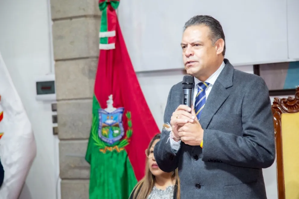 El gobernador de La Paz, Luis Revilla, en una conferencia de prensa. Foto: Gobernación