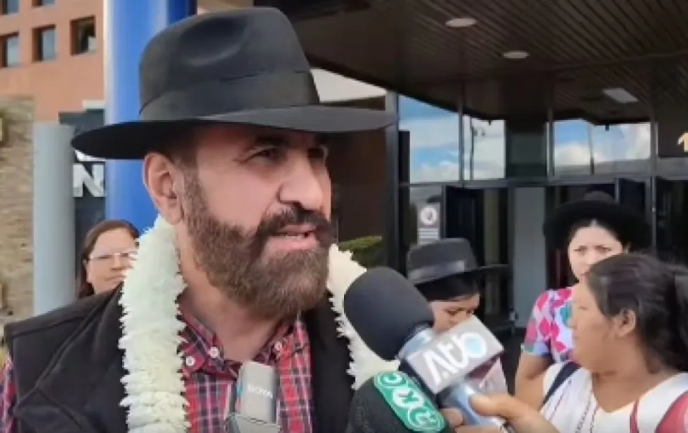 El embajador de la República Islámica de Irán Bahram Shahabeddin, en el acto de posesión del gobernador de Cochabamba, Leonardo Loza. Foto El Potosí.