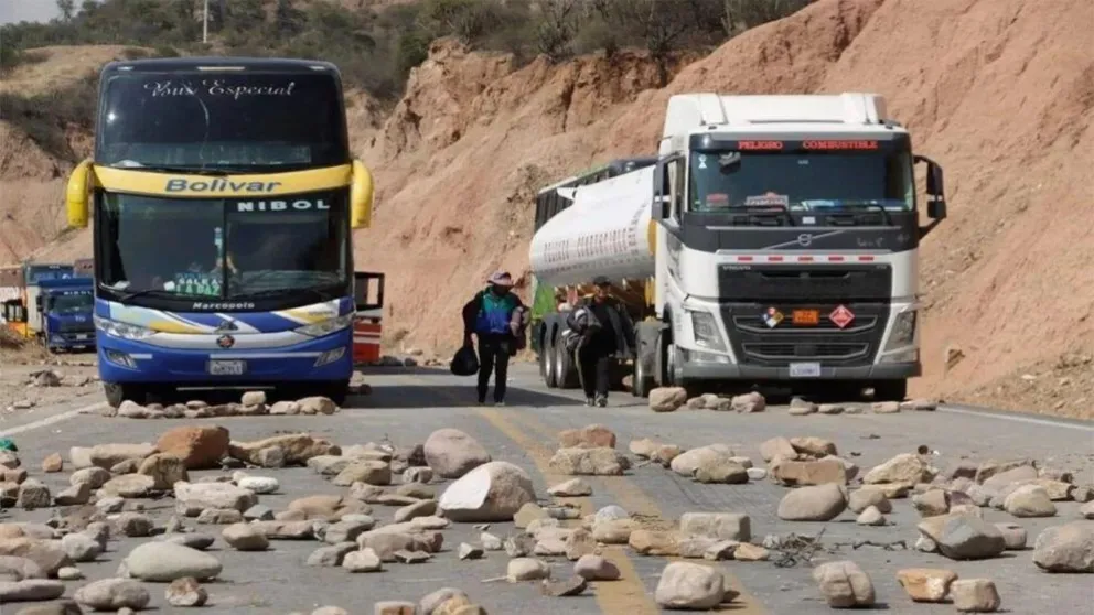 En el departamento de La Paz, se registran 14 puntos de bloqueo. Foto EFE