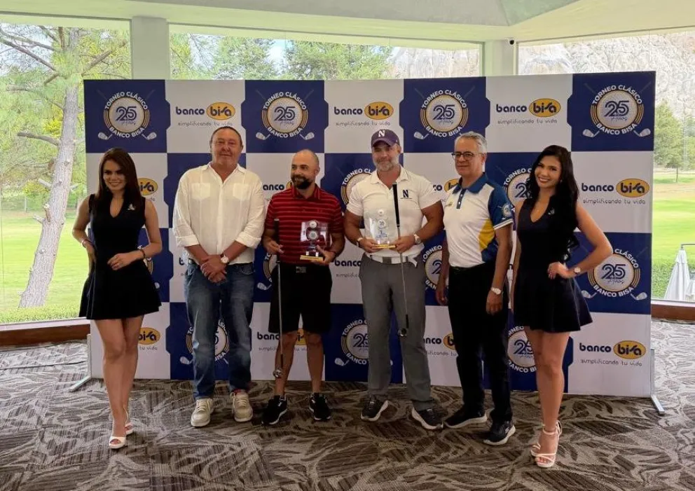 Los vencedores del torneo paceño. Foto: Clásico BISA.