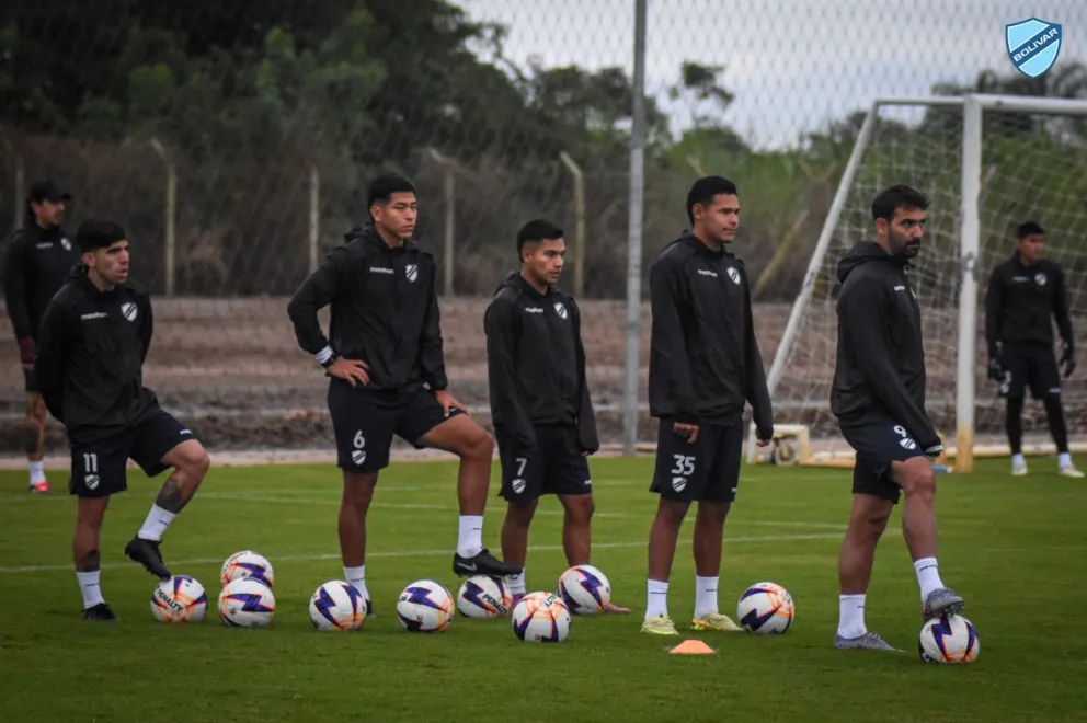 Jugadores de la Academia en una práctica anterior. Foto: Club Bolívar.