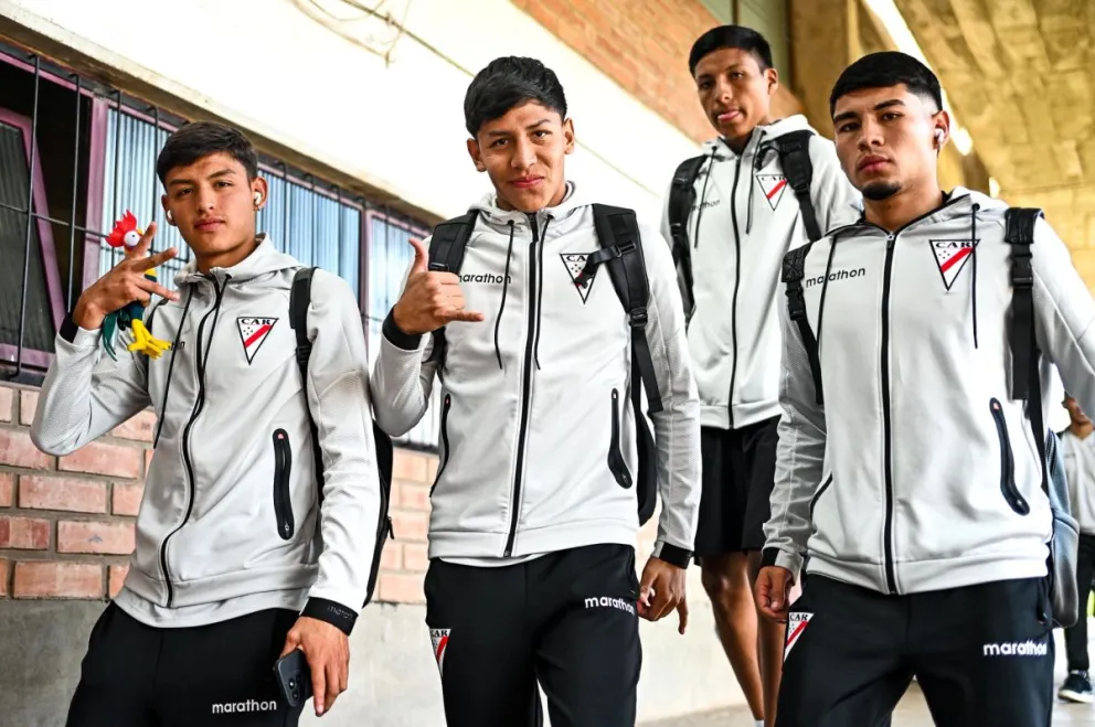 Los jugadores del millonario antes de un entrenamiento. Foto: CAR