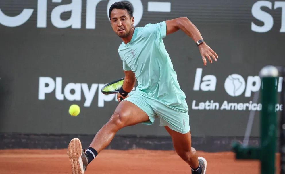Hugo se esfuerza para llegar a la pelota en un torneo anterior. Foto: Archivo FBT.