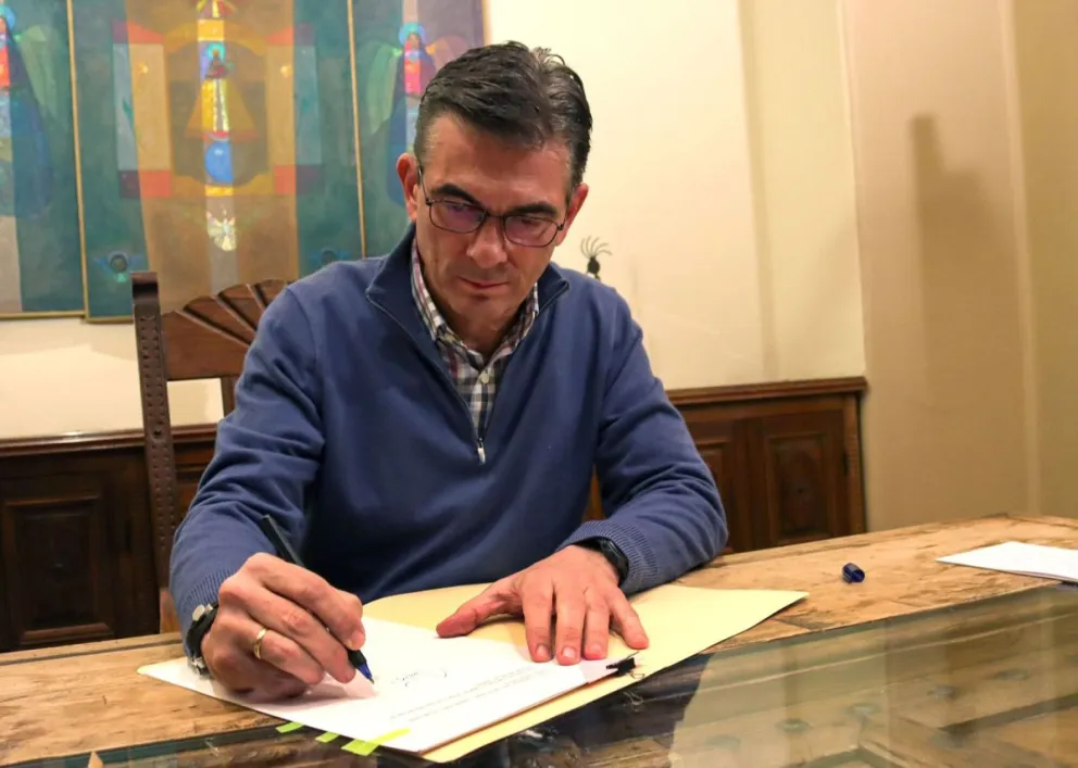 El presidente Rodrigo Paz promulgó la abrogación de la Ley 1720 y señaló que la decisión fue resultado del diálogo y los acuerdos alcanzados entre distintos sectores del país. Foto: Prensa Oficina del Presidente