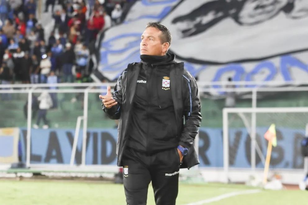Gutiérrez mira el partido contra Bolívar en Santa Cruz. Foto: APG.