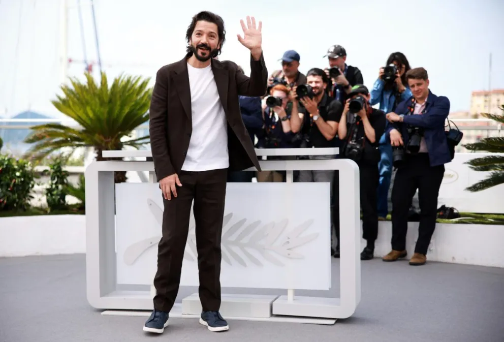 El director mexicano Diego Luna presenta 'Ceniza en la boca' en Cannes. Foto: EFE