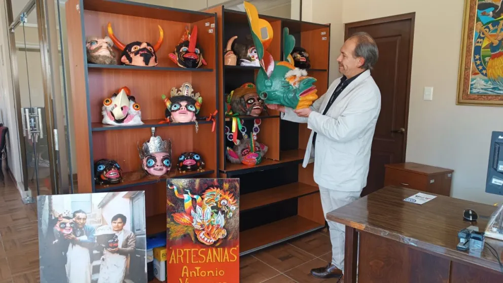 El viceministro de Culturas y Folklore, Andrés Zaratti, en su despacho. Foto: Viceministerio de Culturas y Folklore