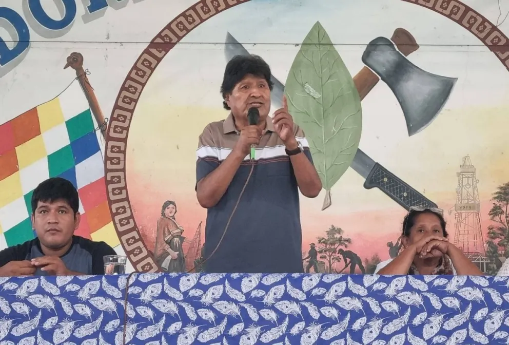 Evo Morales durante el ampliado de emergencia de las seis federaciones de cocaleros del Chapare. Foto: RKC