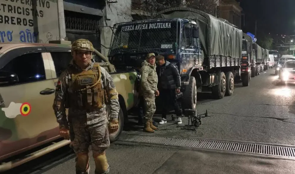 Policías y militares se alistan para los operativos de desbloqueo en La Paz. Foto: DTV
