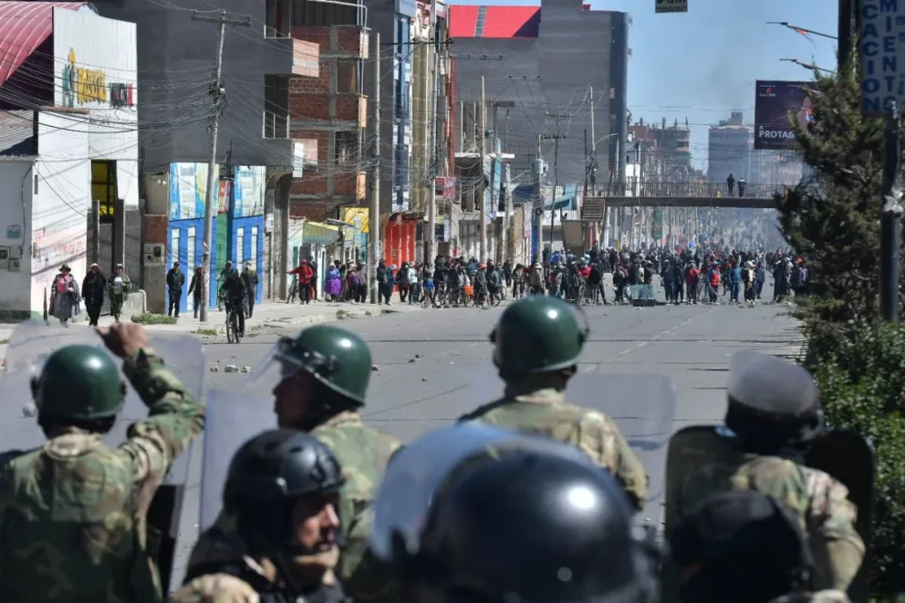 Uno de los puntos de bloqueo en El Alto. Foto: APG 