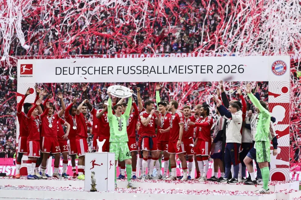 Jugadores del Bayern celebran el título tras el partido ante Colonia. Foto: EFE.