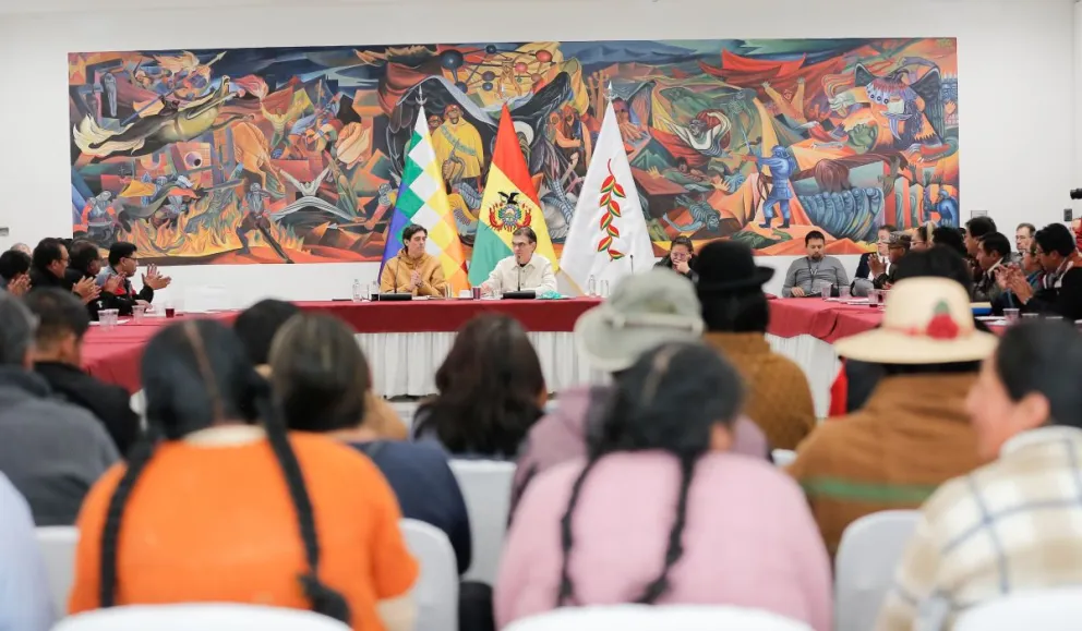 Paz reunido con sectores de El Alto, el sábado. Foto: Oficina del Presidente 