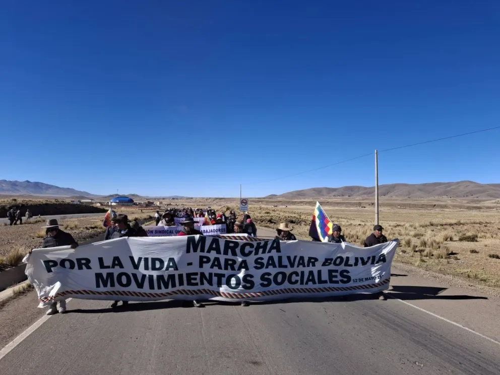 La marcha evista en la ruta hacia La Paz. Foto: RKC