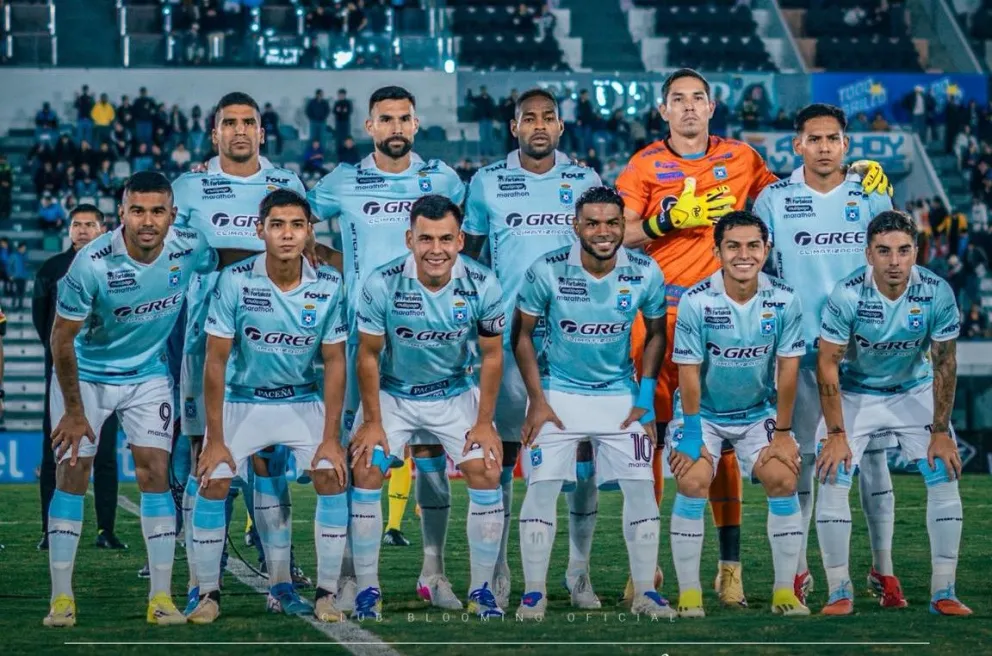 Equipo de Blooming en el último juego de la Sudamericana. Foto: CB