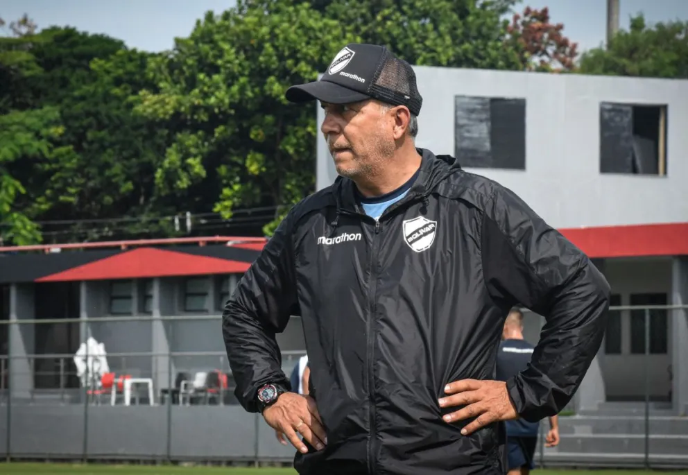 Vladimir Soria dirigirá por cuarta vez a los celestes en Brasil. Foto: CB