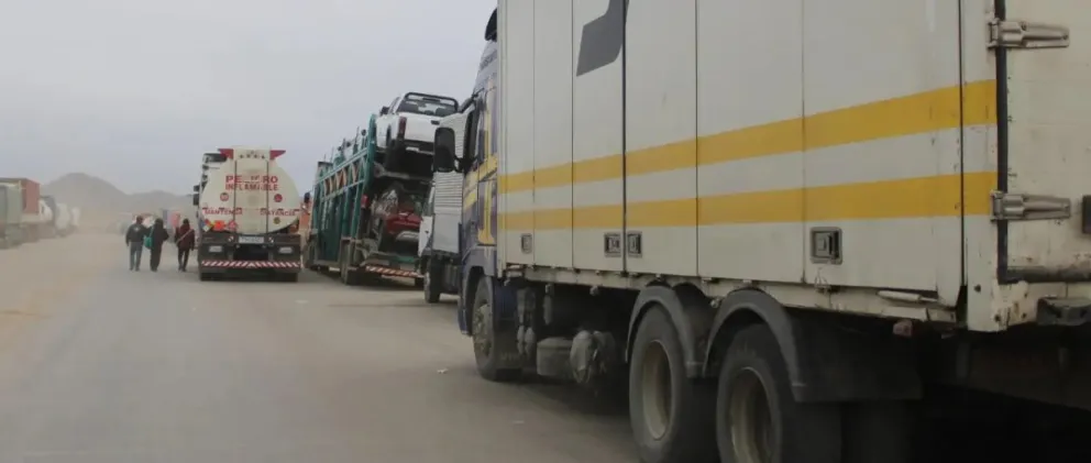 Exportadores, importadores, despachantes de aduana y sectores productivos del país reportan cuantiosas pérdidas a 19 días del bloqueo de carreteras. Foto: APG