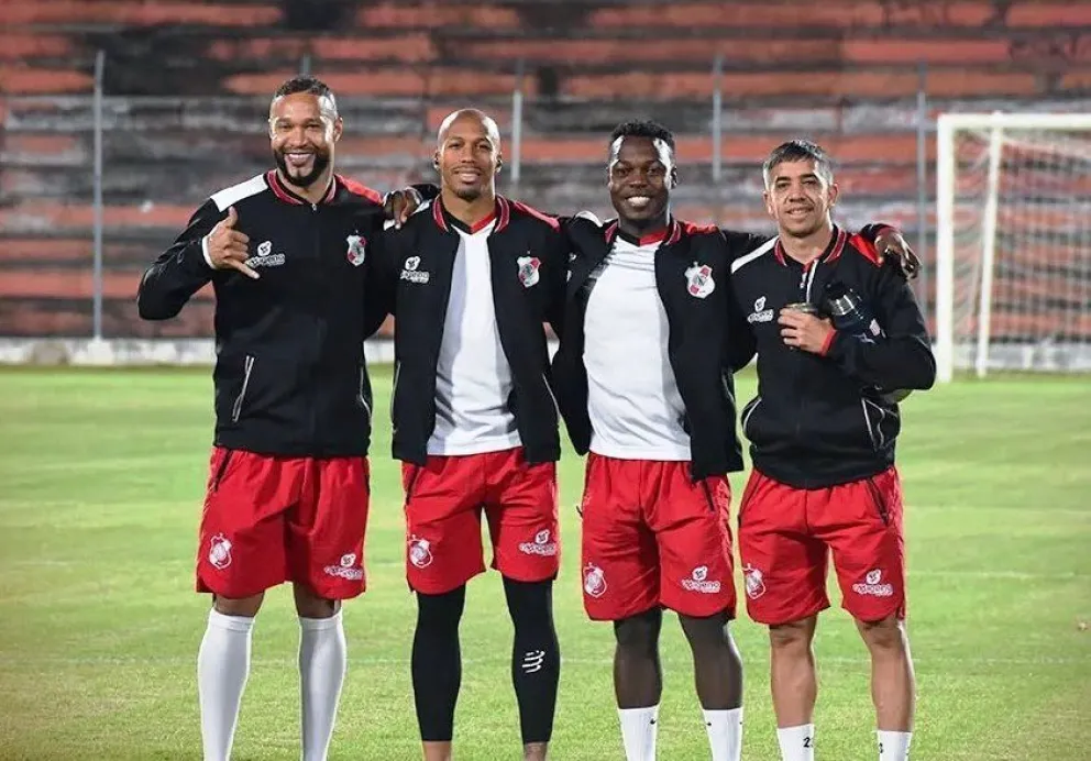 Jugadores de Nacional Potosí que no jugarán la jornada dominical. Foto. CAN