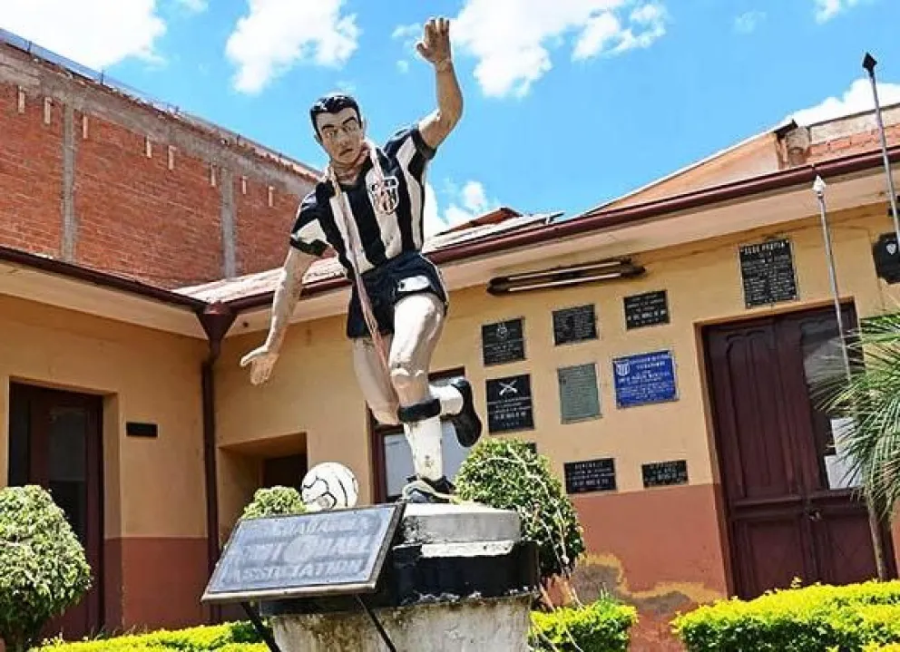 Sede de la Asociación de Fútbol de Cochabamba, donde existen varias denuncias de los clubes. Foto. AFC