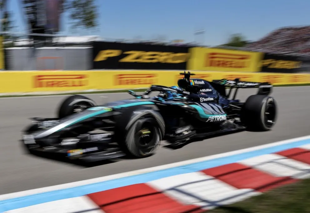 George Russell, de Mercedes, en acción durante la práctica de la Fórmula Uno. Foto: EFE.