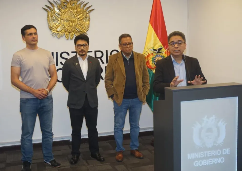 El Gobierno nacional convoca al diálogo a la Federación Departamental de Campesinos de La Paz Túpac Katari y anuncia el desbloqueo de carreteras la madrugada de este sábado. Foto: APG