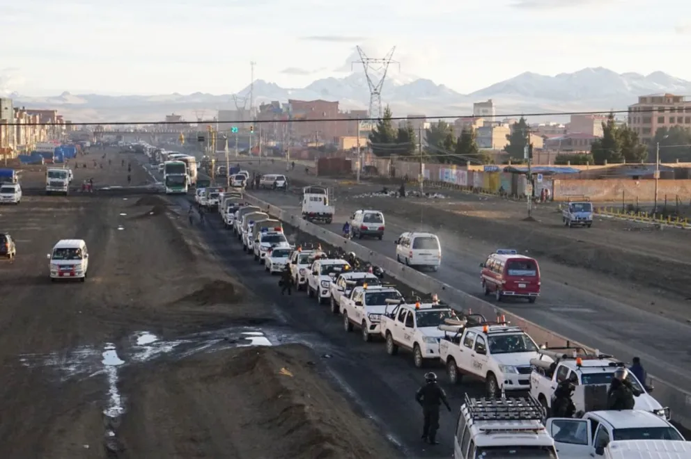 El operativo para abrir el corredor humanitario avanza desde La Paz. Foto: APG