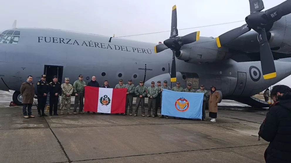El avión militar del Perú con ayuda humanitaria para Bolivia. Foto: Cancillería