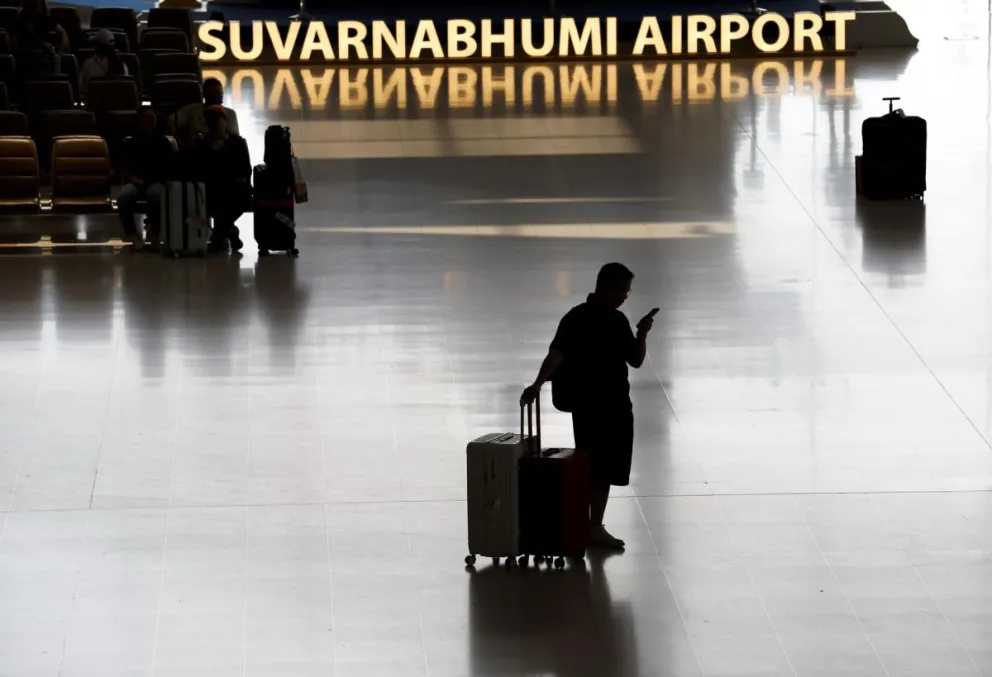 Un pasajero en el aeropuerto de Suvarnabhumi que sirve a Bangkok, en Tailandia. Foto: EFE