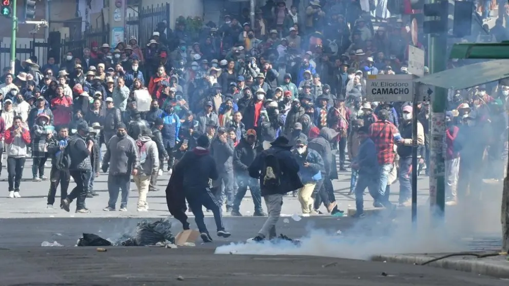 La Policía logró identificar a extranjeros que participan en protestas contra  el Gobierno, generando violencia. Foto: APG