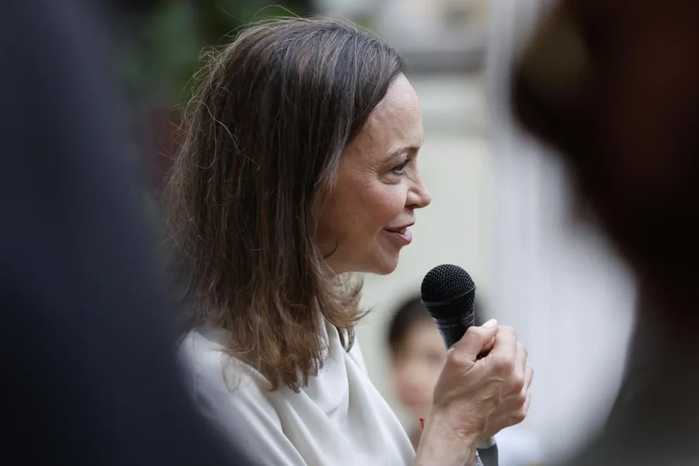 La líder opositora venezolana María Corina Machado habla durante una reunión con el alcalde de Ciudad de Panamá, Mayer Mizrachi, este lunes, en Ciudad de Panamá (Panamá). Foto: EFE