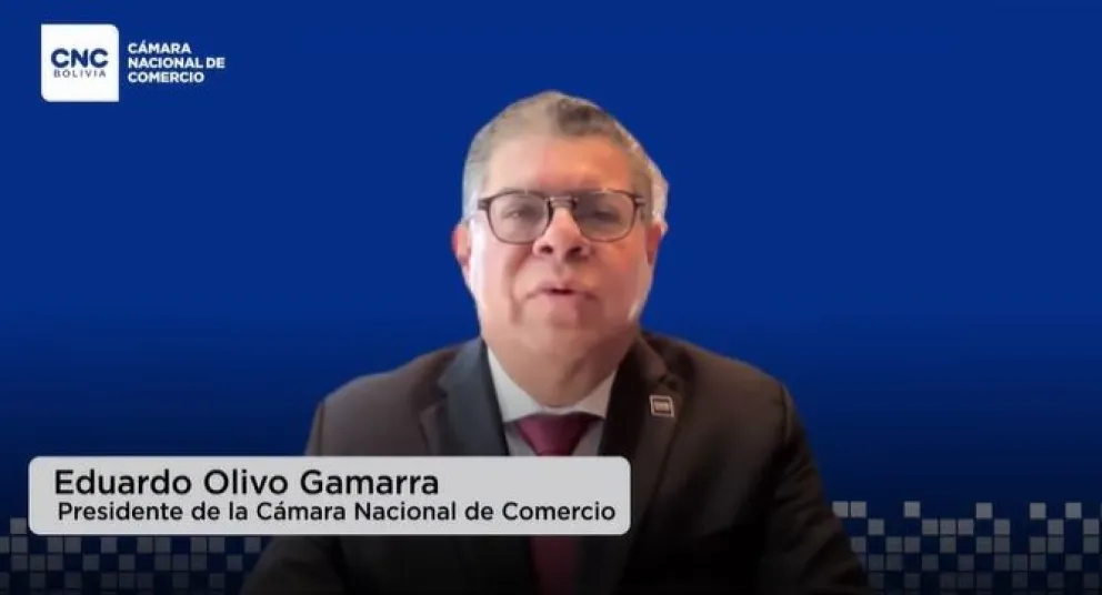 El presidente de la Cámara Nacional de Comercio (CNC), Eduardo Olivo, emite un mensaje.