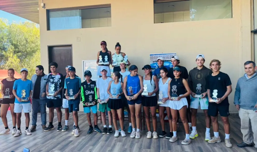 Los premiados del Guadalquivir Junior Open. Foto: FBT.