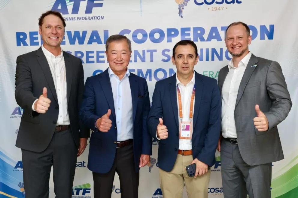 Westrupp (izq.), Utemuratov, Benítez y Polskiy, tras el acuerdo. Foto: FBT.