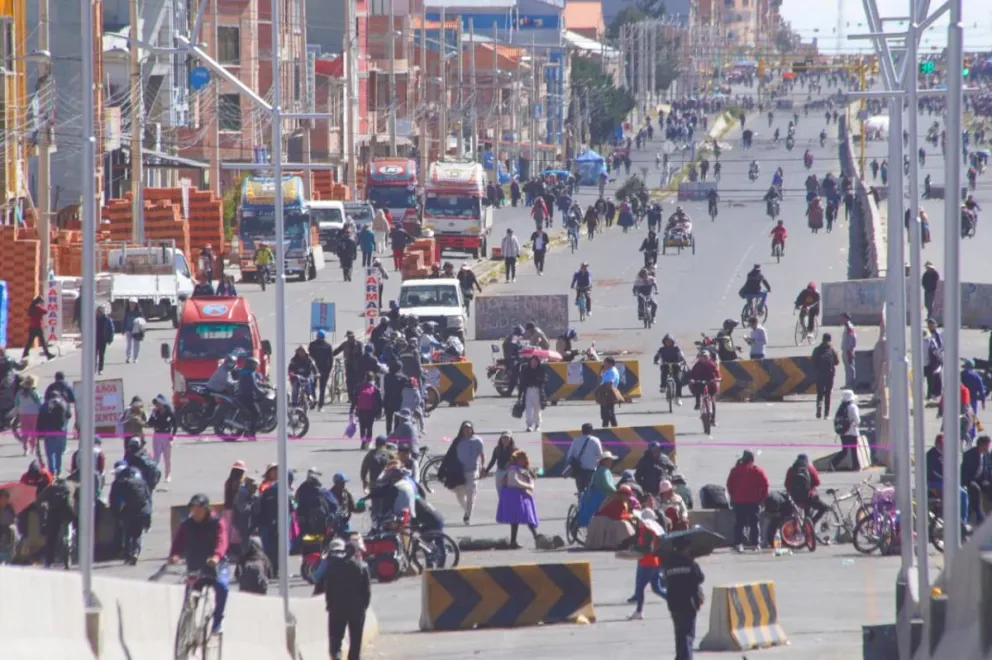 Los bloqueos continúan en la ciudad de El Alto. Foto: APG