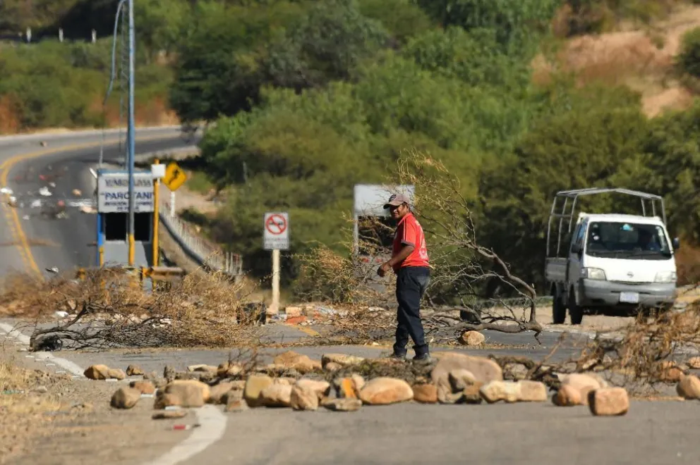 La intransigencia de los bloqueadores causan la muerte de ocho personas, en los 33 días de bloqueo en el país. Foto: EFE