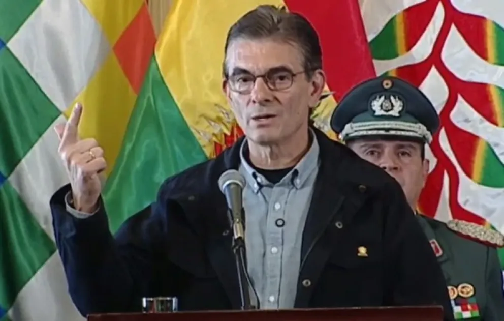 El presidente Rodrigo Paz en el acto de posesión del ministro Ernesto Justiniano. Foto: Captura de imagen