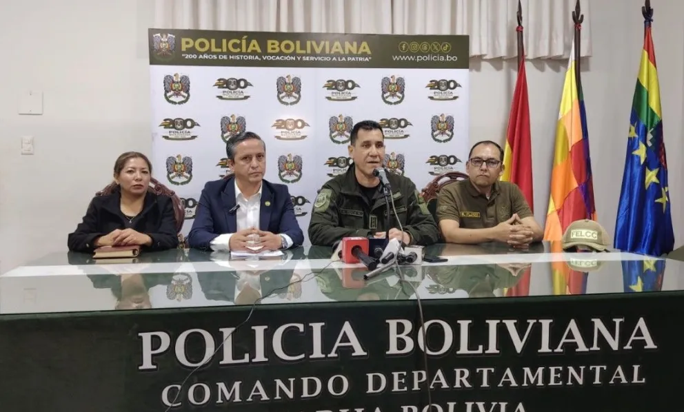Autoridades de la Fiscalía y la Policía brindan conferencia de prensa. Foto: Fiscalía
