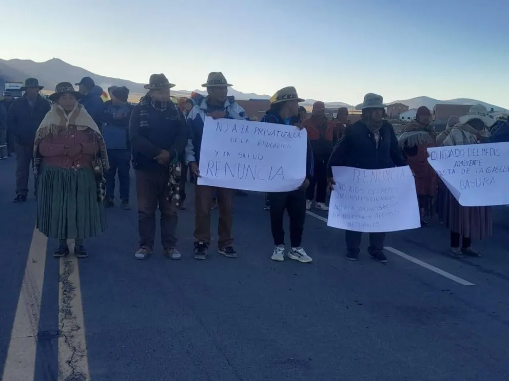 Bloqueo en Cosapa, en el departamento de Oruro. Foto: RKC