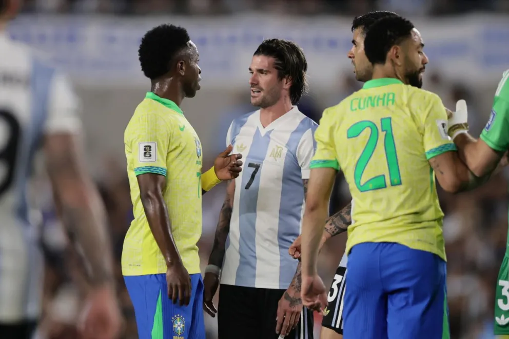 Brasil (con Nike) y Argentina (Adidas), son embajadores de esas marcas. Foto: EFE.
