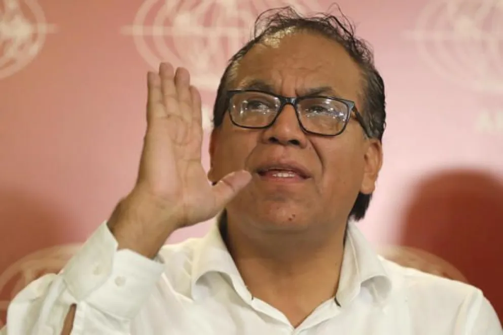 El candidato izquierdista a la presidencia de Perú, Roberto Sánchez, fue captado este 5 de mayo, durante una reunión con integrantes de la Asociación de Prensa Extranjera en el Perú . Foto: EFE