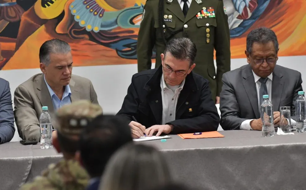 El presidente Rodrigo Paz promulga la ley de Estados de Excepción. Foto: APG 
