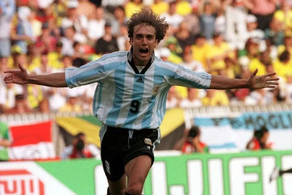  Gabriel Batistuta celebra uno de los goles marcados en el Mundial 1998. Foto: PNT 