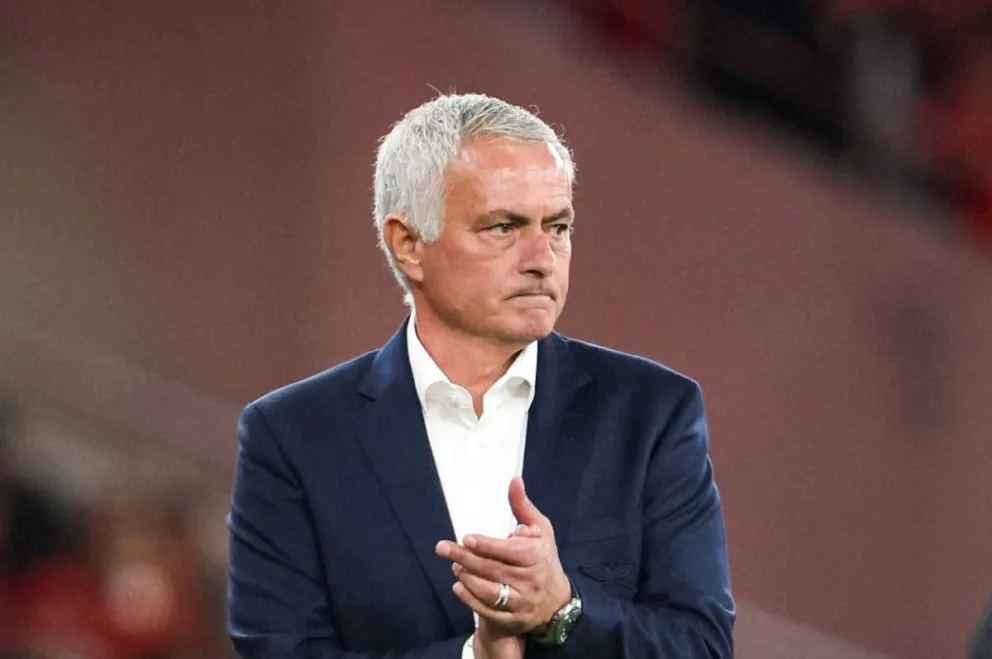 Mourinho durante un anterior encuentro con el club portugués. Foto: Benfica.