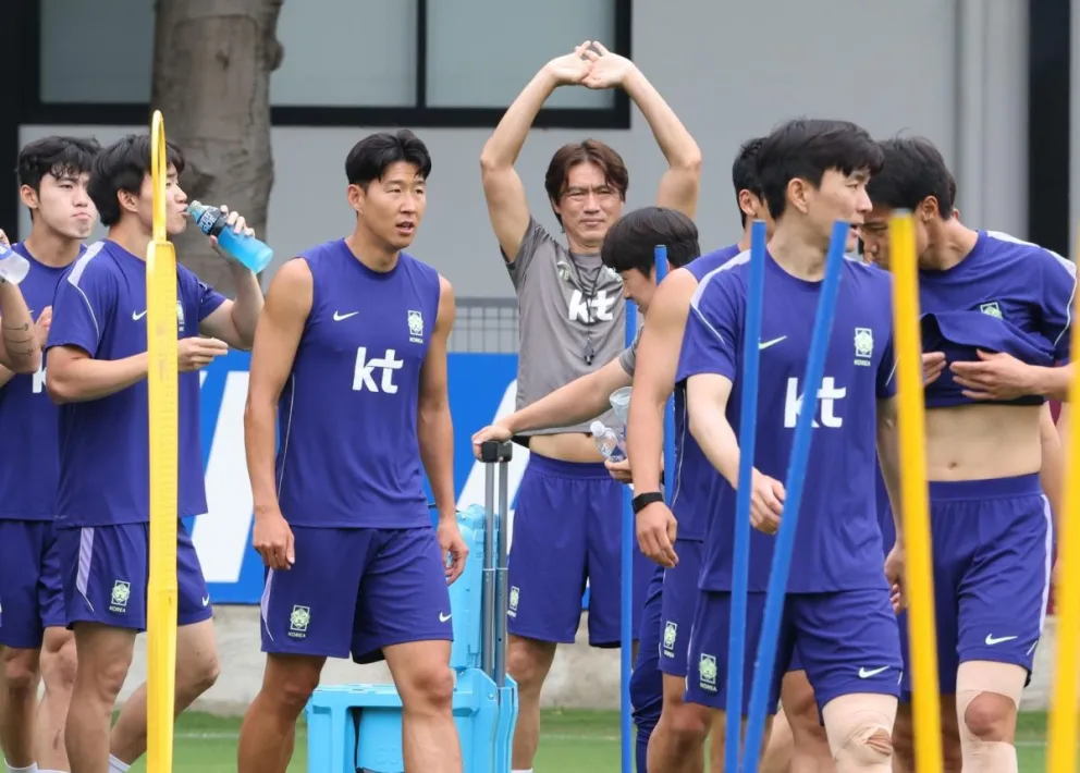 Jugadores de Corea del Sur participan en un entrenamiento en Guadalajara, México. Foto: EFE