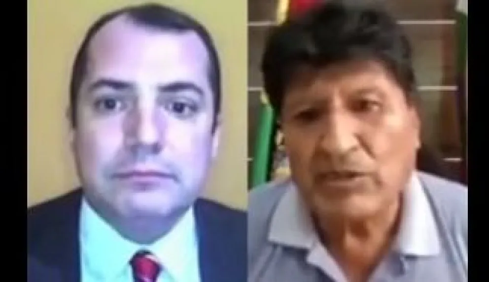 El periodista argentino Juan Cruz Castiñeiras y el expresidente Evo Morales en la transmitía en vivo a través de su canal en YouTube. Foto: Captura de imagen
