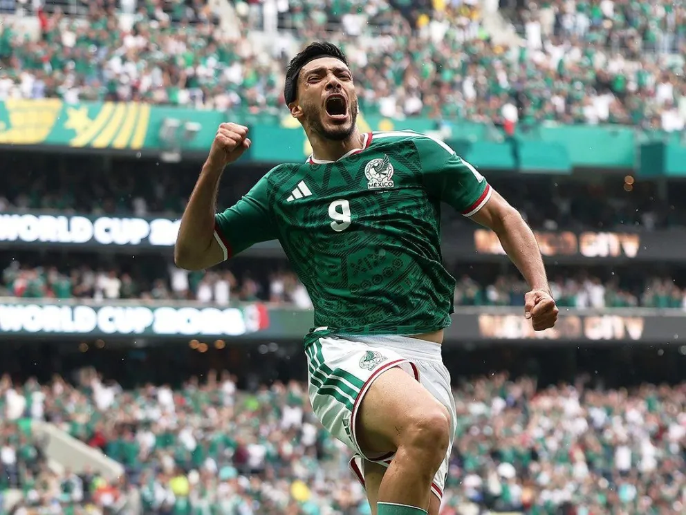 Raúl Jiménez celebra el segundo gol del cuadro local. Foto. FMF
