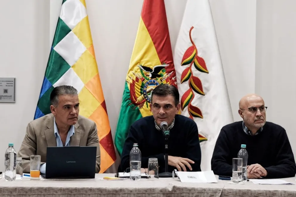 El presidente Paz junto a los ministros Lupo y Justiniano. Foto: Oficina del Presidente 