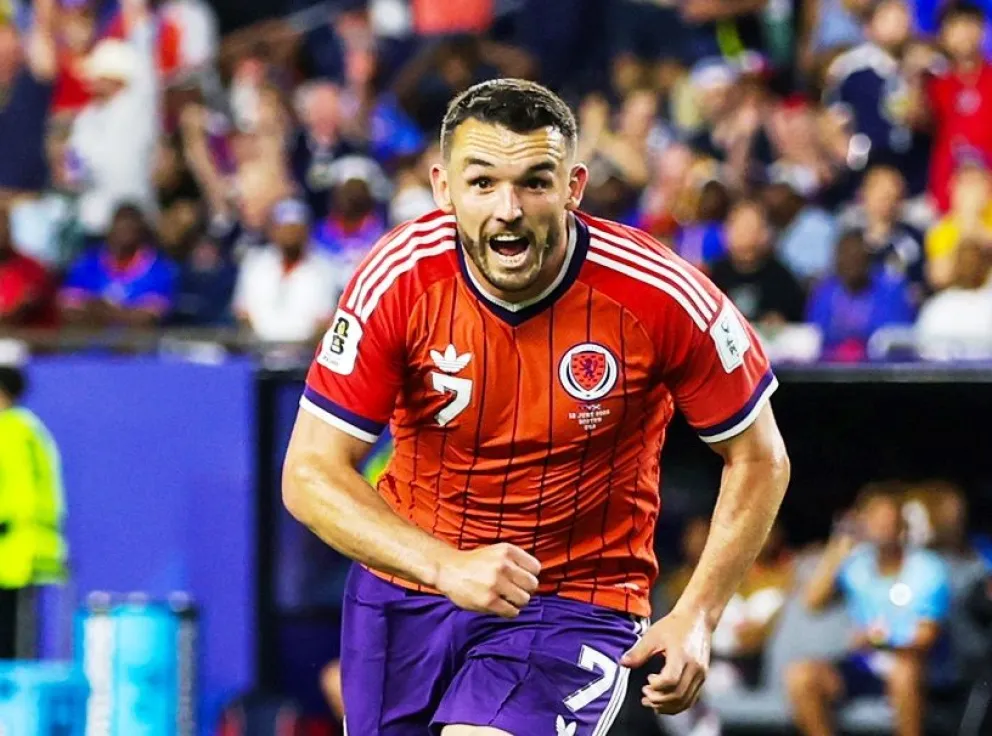 John McGinn anota el primer gol de Escocia en un Mundial masculino desde 1998. Foto. BR