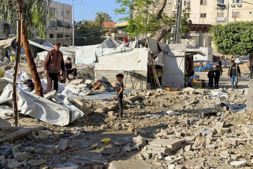 Foto de una vivienda en el centro de la ciudad de Gaza tras un ataque del Ejército israelí. Foto: EFE