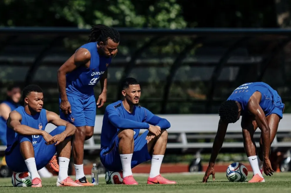 El plantel galo en su entrenamiento previo al partido. Foto: Equipo de Francia.